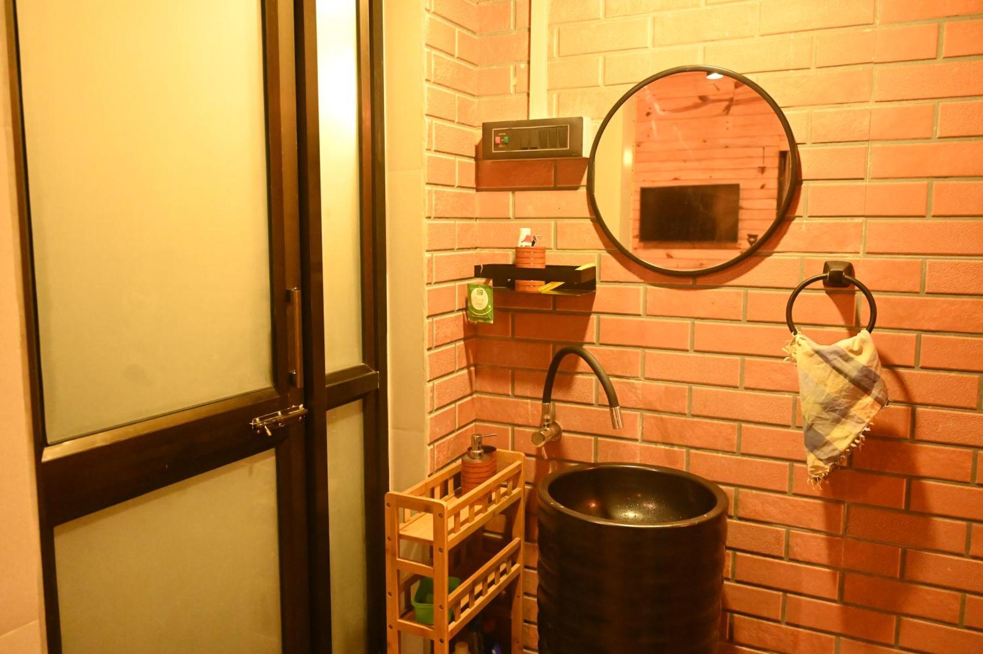 The Cabin By The Bayou Bed & Breakfast Guwahati Dış mekan fotoğraf