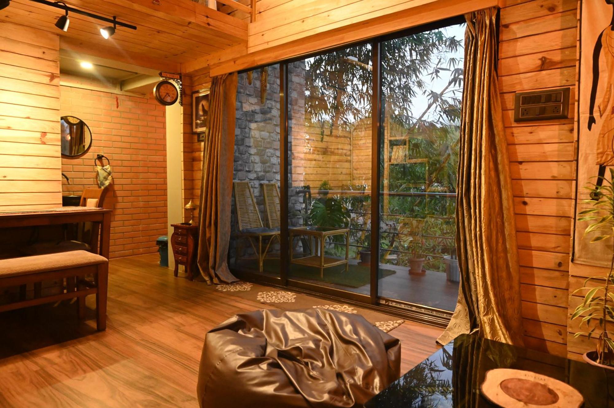 The Cabin By The Bayou Bed & Breakfast Guwahati Dış mekan fotoğraf